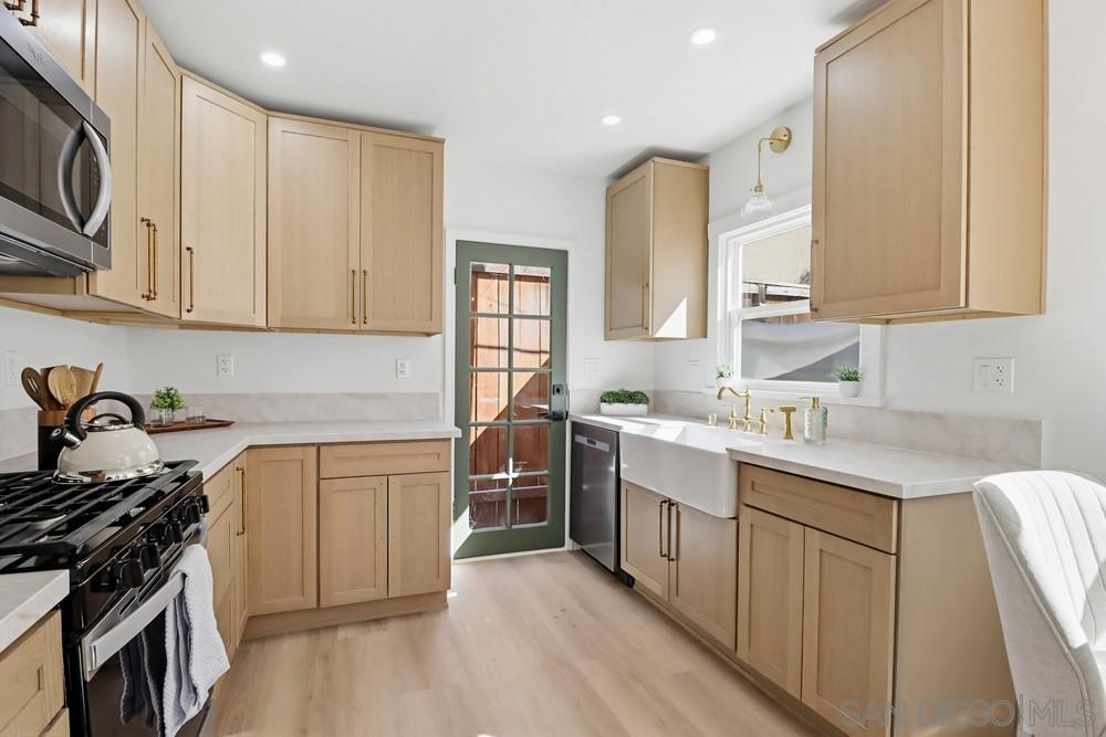 Detail Gallery Image 14 of 37 For 4722  Oregon Street, San Diego,  CA 92116 - 2 Beds | 1 Baths