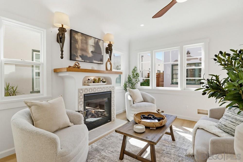 Detail Gallery Image 4 of 37 For 4722  Oregon Street, San Diego,  CA 92116 - 2 Beds | 1 Baths