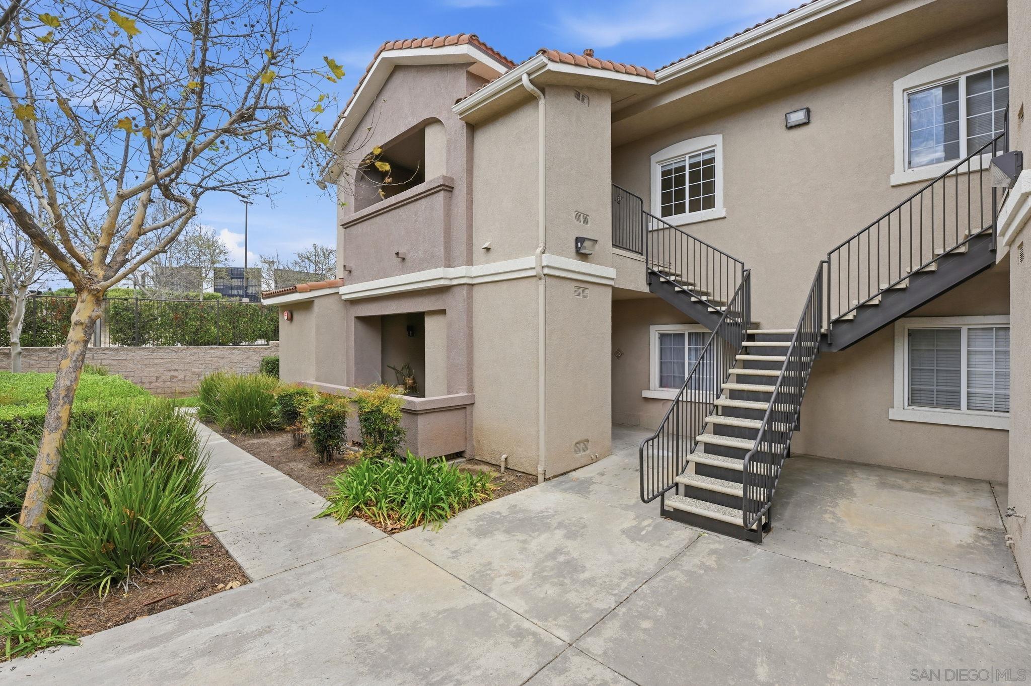 Detail Gallery Image 3 of 56 For 41410  Juniper St  #2-23,  Murrieta,  CA 92562 - 2 Beds | 2 Baths