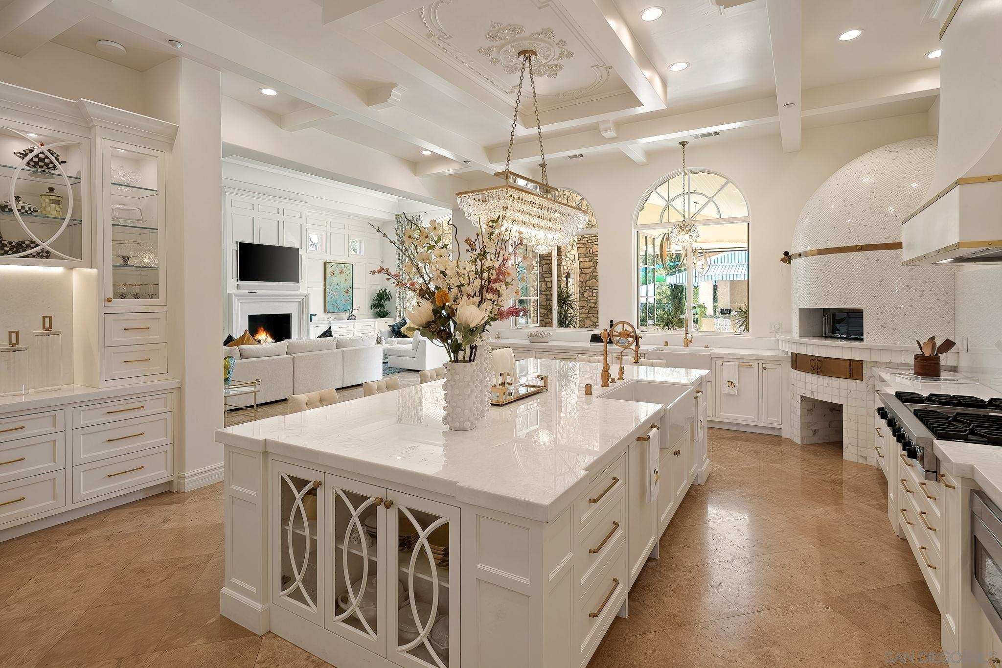 Detail Gallery Image 17 of 30 For 6709  Calle Ponte Bella, Rancho Santa Fe,  CA 92091 - 6 Beds | 7/1 Baths