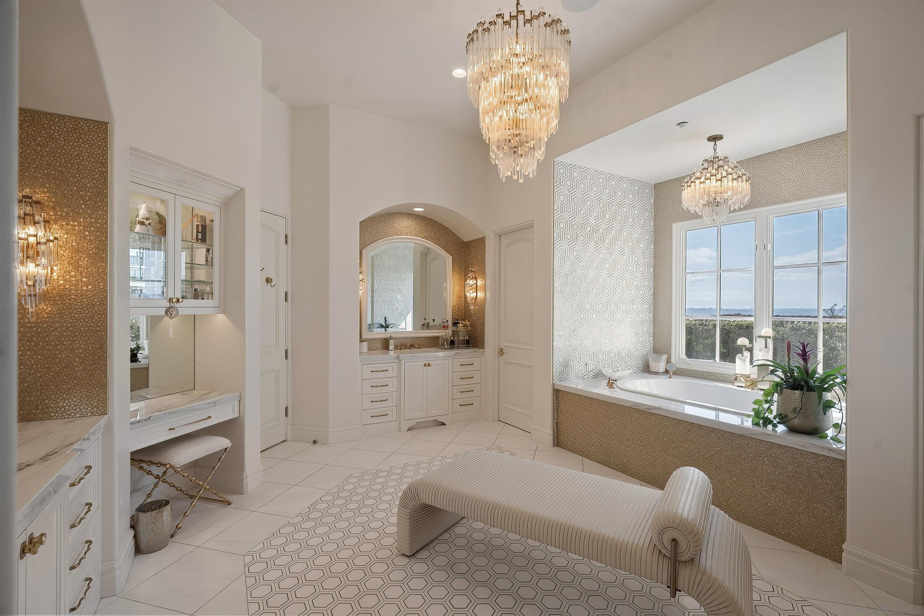 Detail Gallery Image 7 of 30 For 6709  Calle Ponte Bella, Rancho Santa Fe,  CA 92091 - 6 Beds | 7/1 Baths