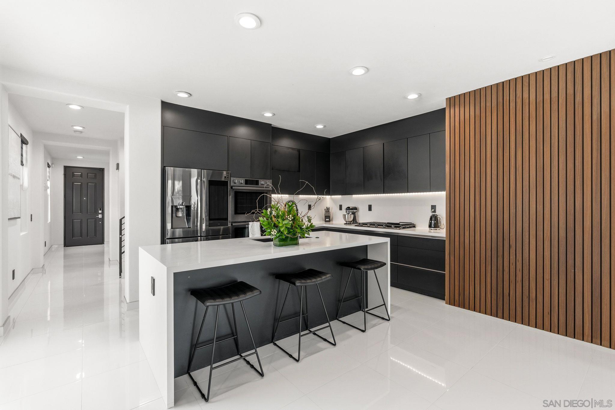 Detail Gallery Image 10 of 41 For 3410  Filoli Cir, Carlsbad,  CA 92009 - 3 Beds | 3/1 Baths