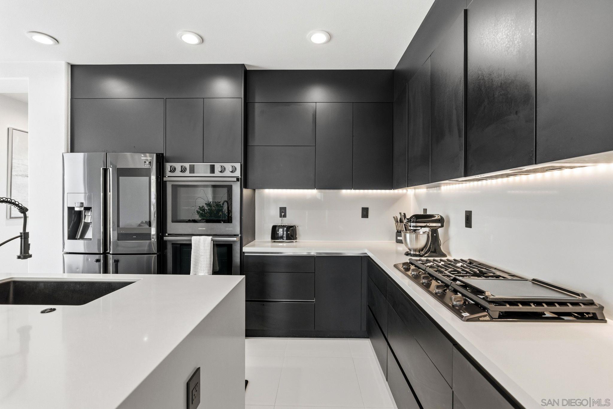 Detail Gallery Image 10 of 41 For 3410  Filoli Cir, Carlsbad,  CA 92009 - 3 Beds | 3/1 Baths