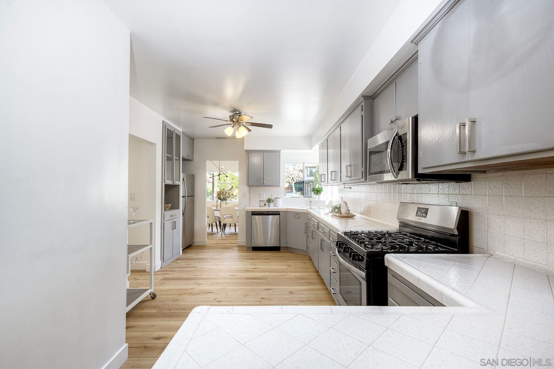 Detail Gallery Image 11 of 30 For 3476  Reynard Way, San Diego,  CA 92103 - 3 Beds | 2 Baths