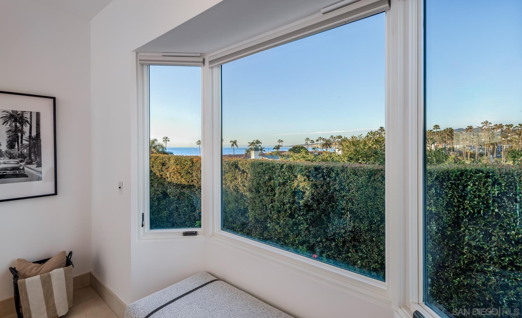 Detail Gallery Image 18 of 39 For 7970  Roseland Dr, La Jolla,  CA 92037 - 6 Beds | 5/1 Baths