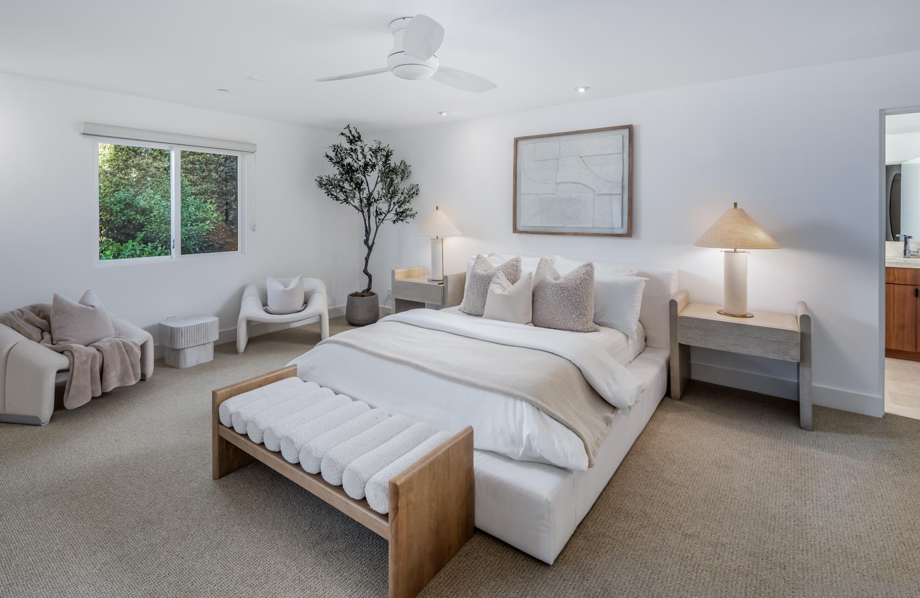 Detail Gallery Image 27 of 39 For 7970  Roseland Dr, La Jolla,  CA 92037 - 6 Beds | 5/1 Baths