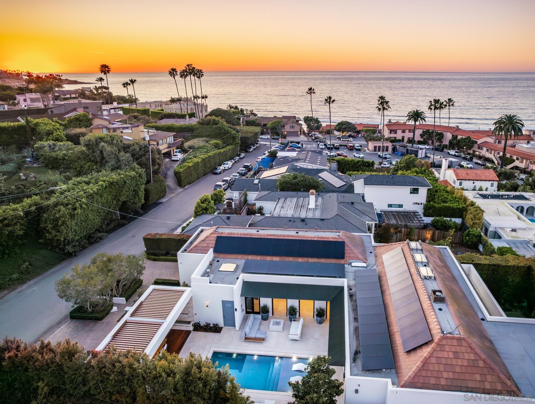 Detail Gallery Image 32 of 39 For 7970  Roseland Dr, La Jolla,  CA 92037 - 6 Beds | 5/1 Baths