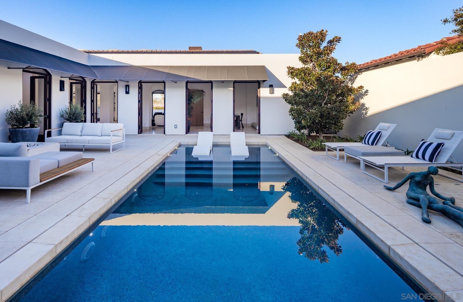 Detail Gallery Image 34 of 39 For 7970  Roseland Dr, La Jolla,  CA 92037 - 6 Beds | 5/1 Baths