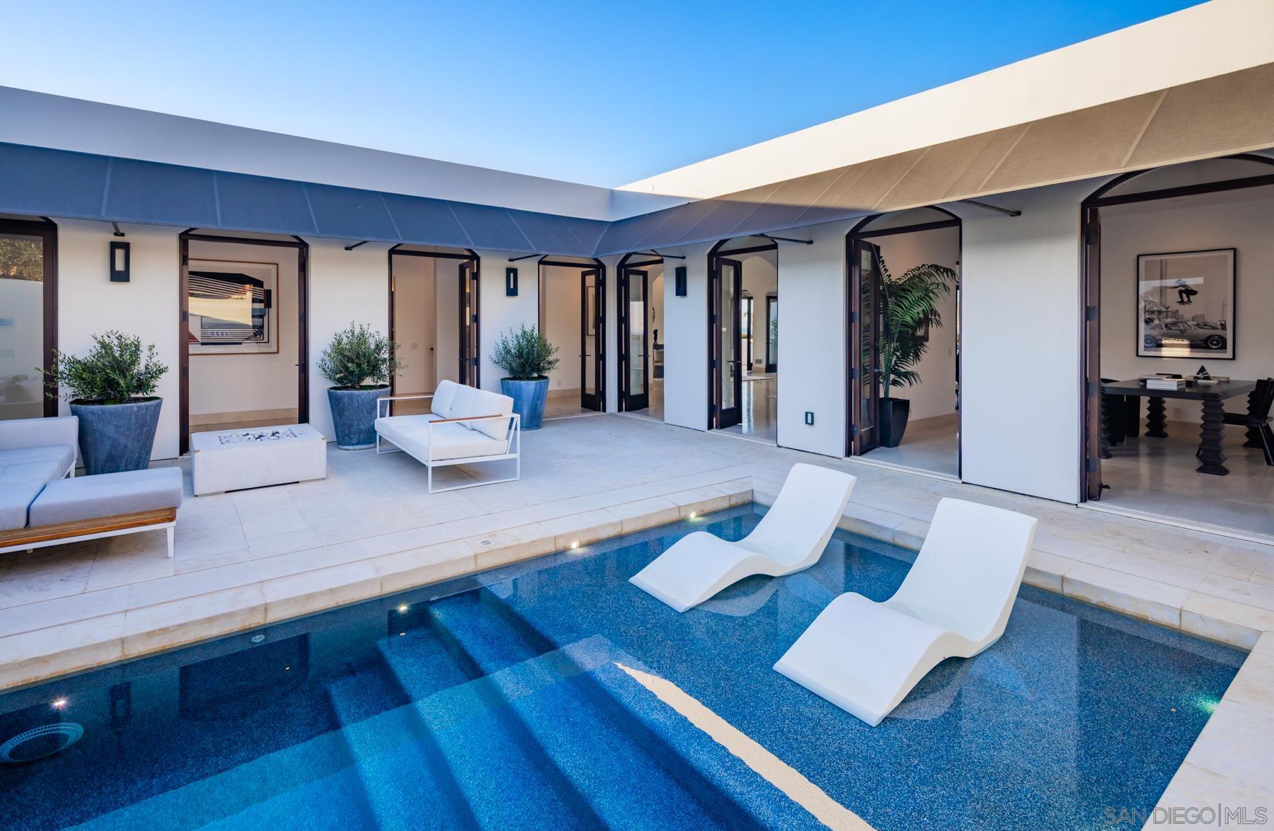 Detail Gallery Image 35 of 39 For 7970  Roseland Dr, La Jolla,  CA 92037 - 6 Beds | 5/1 Baths