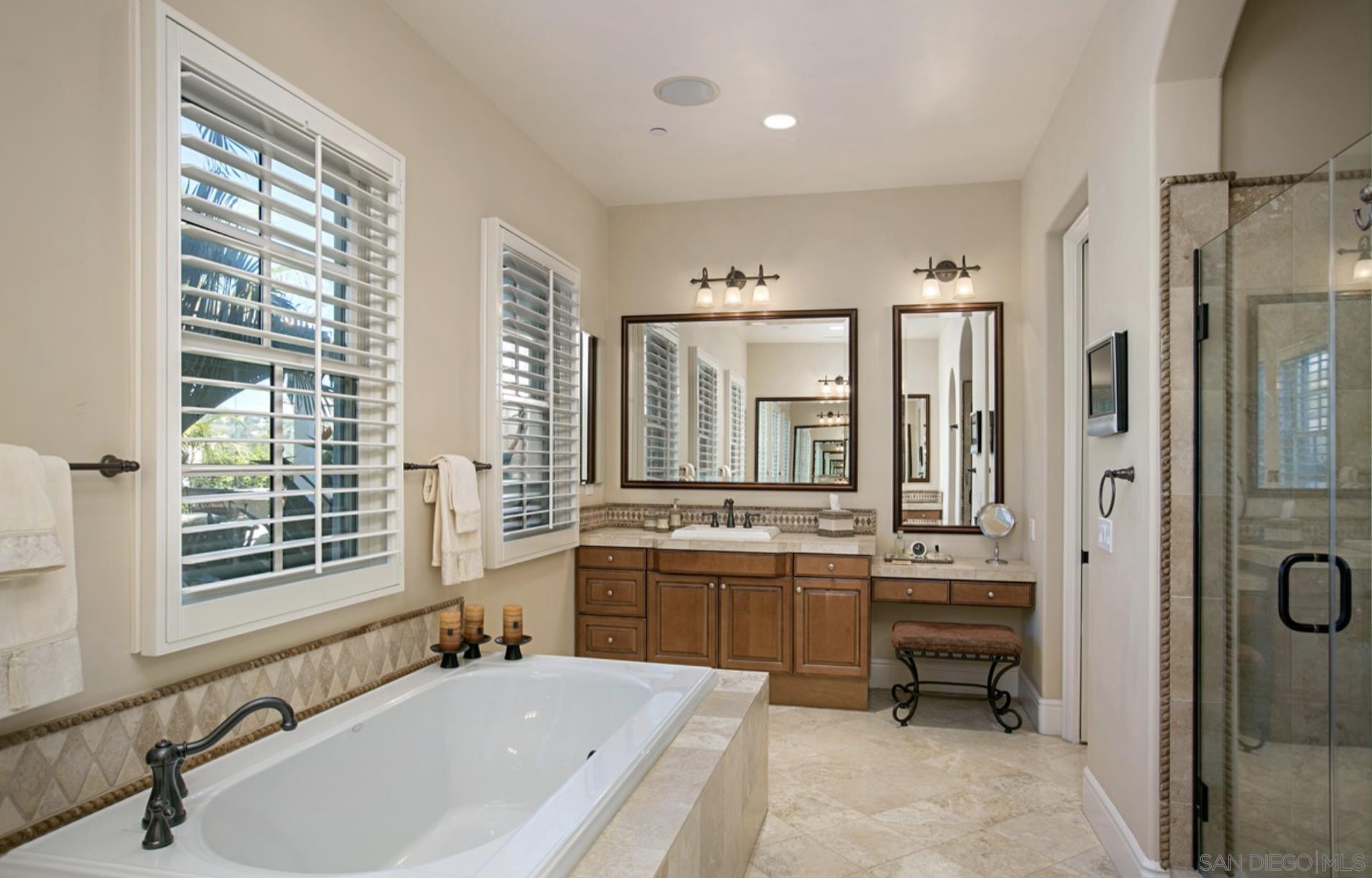 Detail Gallery Image 11 of 18 For 8181  Lamour Ln, San Diego,  CA 92127 - 3 Beds | 3/1 Baths