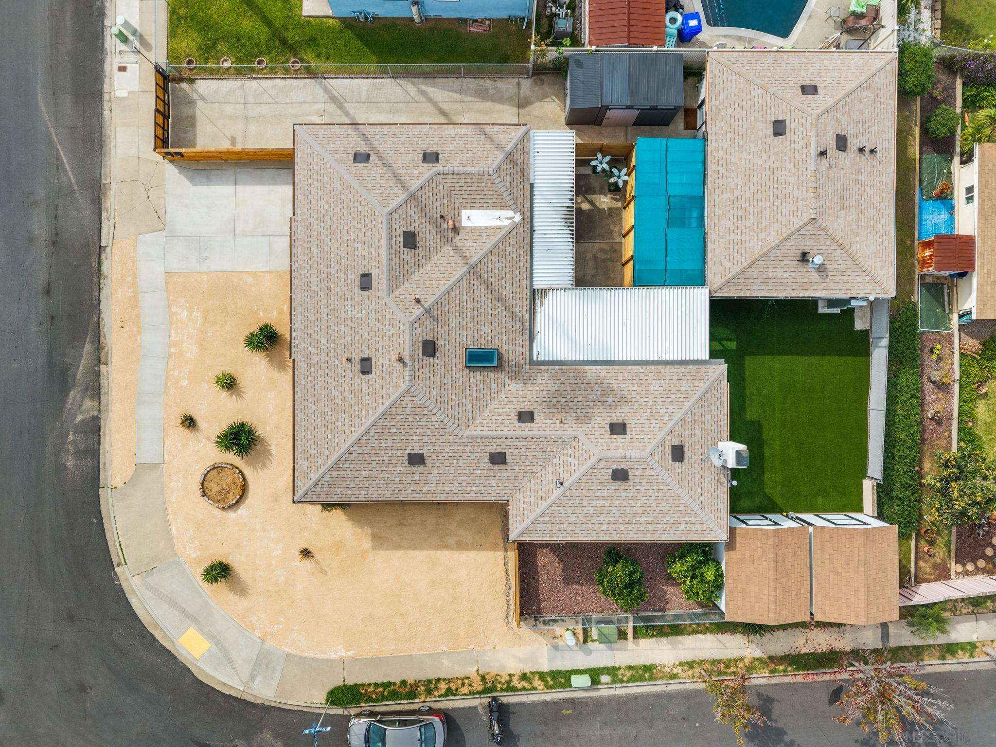 Detail Gallery Image 2 of 47 For 6844  Missy Court, San Diego,  CA 92115 - 6 Beds | 4/1 Baths