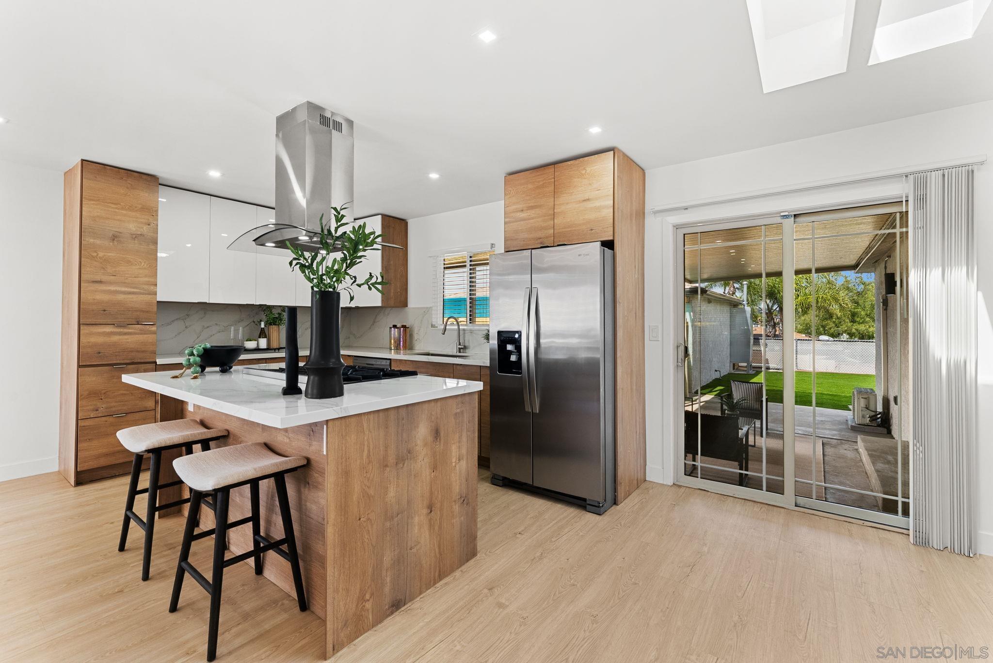 Detail Gallery Image 11 of 47 For 6844  Missy Court, San Diego,  CA 92115 - 6 Beds | 4/1 Baths