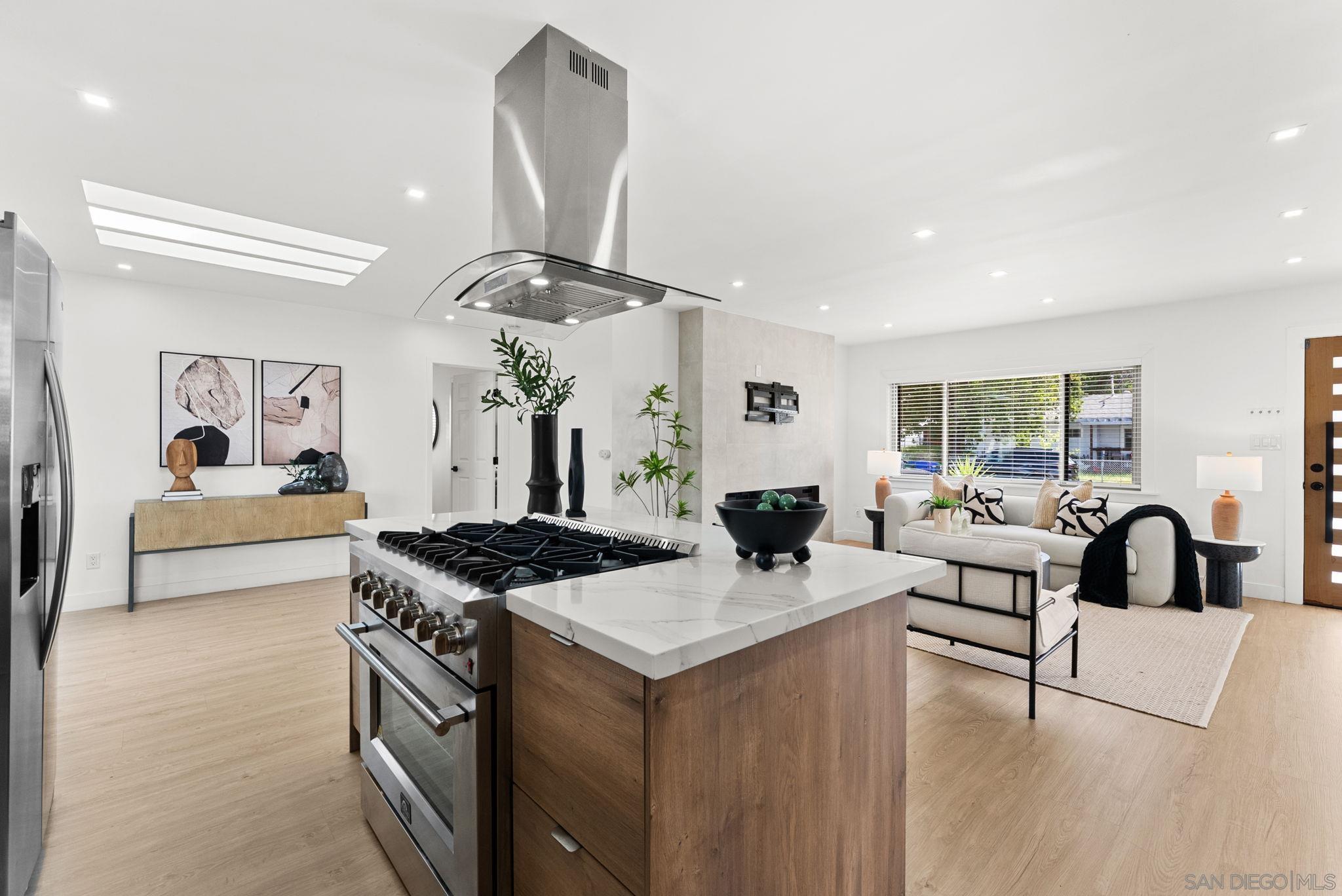 Detail Gallery Image 12 of 47 For 6844  Missy Court, San Diego,  CA 92115 - 6 Beds | 4/1 Baths