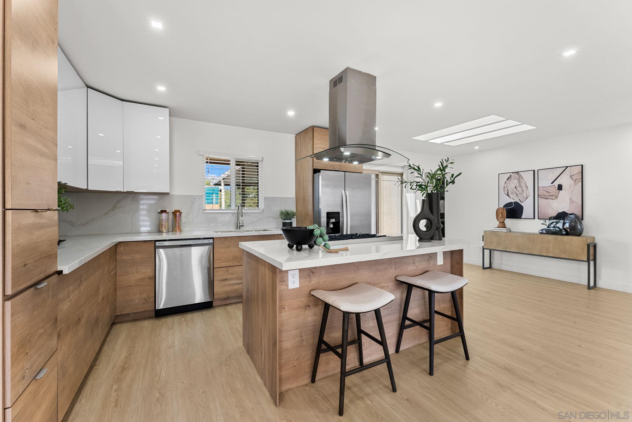 Detail Gallery Image 13 of 47 For 6844  Missy Court, San Diego,  CA 92115 - 6 Beds | 4/1 Baths