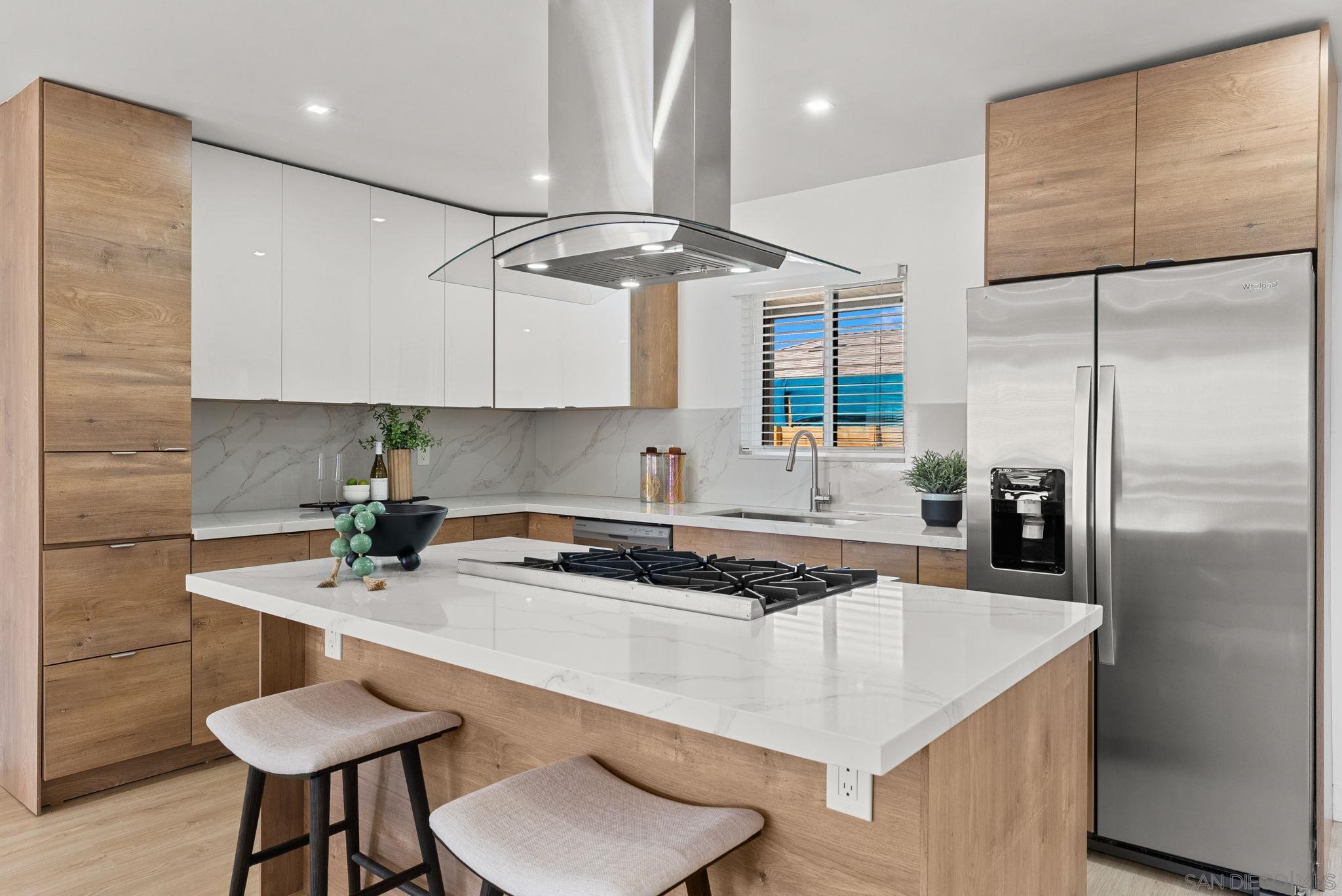 Detail Gallery Image 14 of 47 For 6844  Missy Court, San Diego,  CA 92115 - 6 Beds | 4/1 Baths