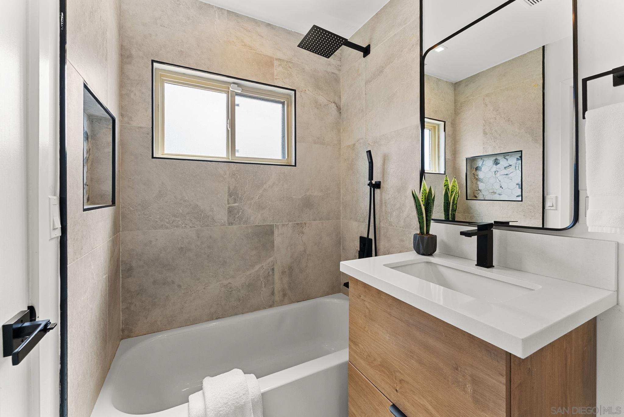 Detail Gallery Image 19 of 47 For 6844  Missy Court, San Diego,  CA 92115 - 6 Beds | 4/1 Baths