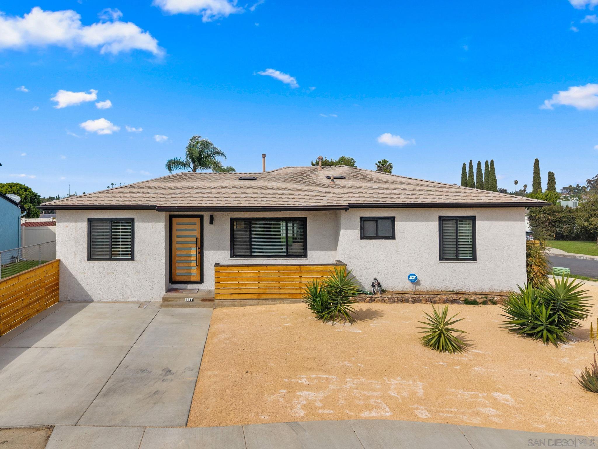 Detail Gallery Image 3 of 47 For 6844  Missy Court, San Diego,  CA 92115 - 6 Beds | 4/1 Baths