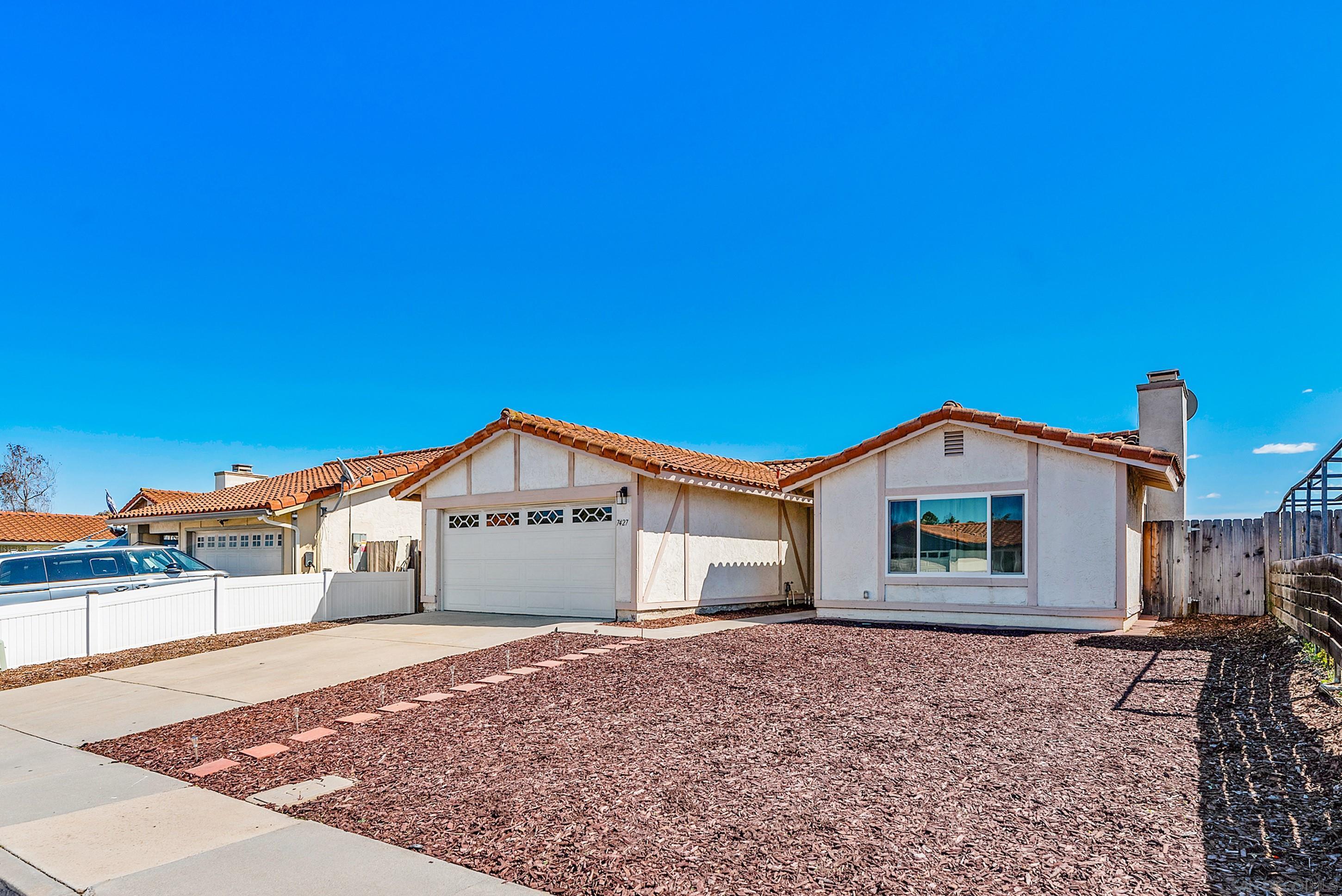 Detail Gallery Image 2 of 61 For 7427  Kamwood St, San Diego,  CA 92126 - 3 Beds | 2 Baths