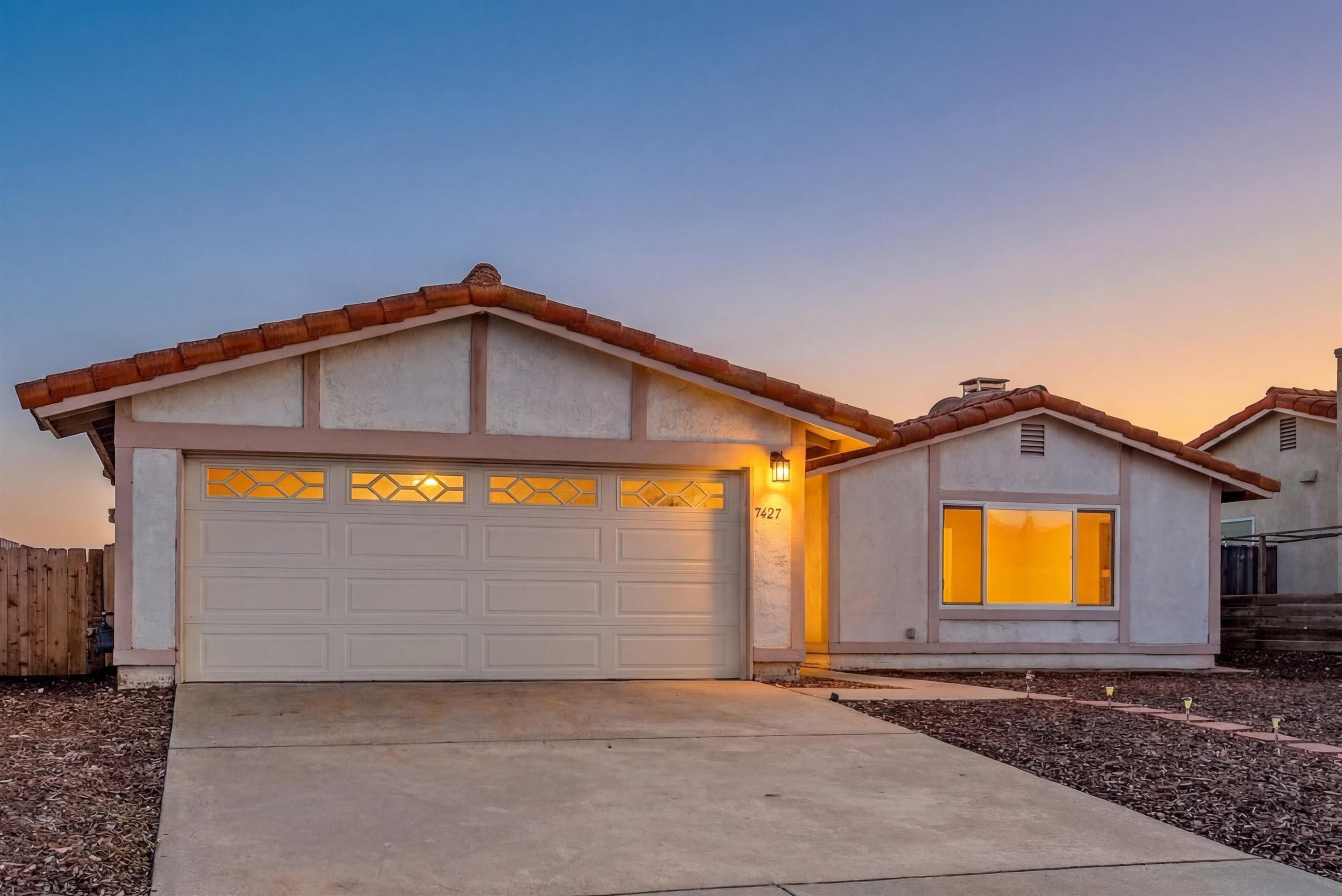 Detail Gallery Image 3 of 68 For 7427  Kamwood St, San Diego,  CA 92126 - 3 Beds | 2 Baths