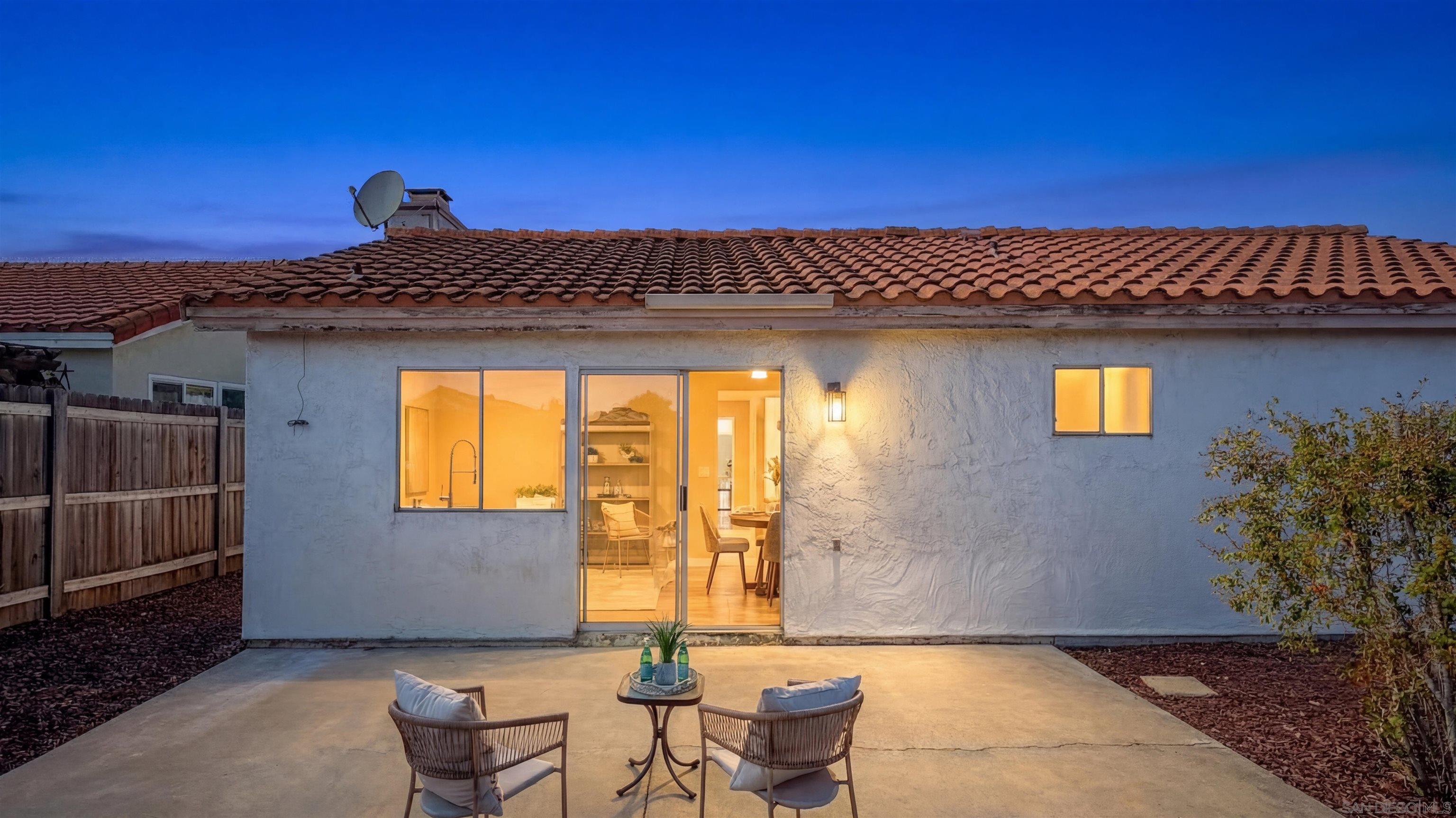 Detail Gallery Image 5 of 68 For 7427  Kamwood St, San Diego,  CA 92126 - 3 Beds | 2 Baths