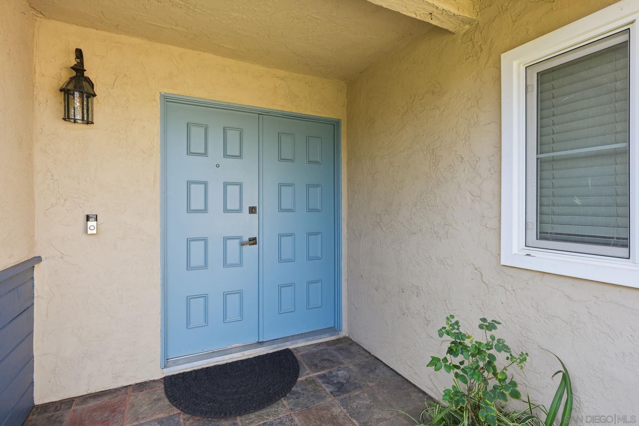 Detail Gallery Image 3 of 31 For 3039  Pecan Pl, Escondido,  CA 92027 - 3 Beds | 2 Baths