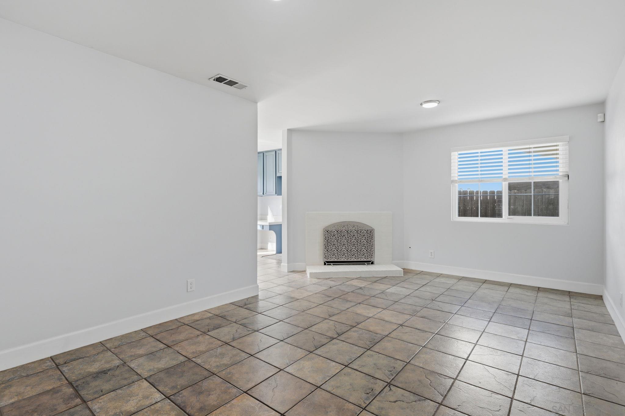 Detail Gallery Image 5 of 31 For 3039  Pecan Pl, Escondido,  CA 92027 - 3 Beds | 2 Baths