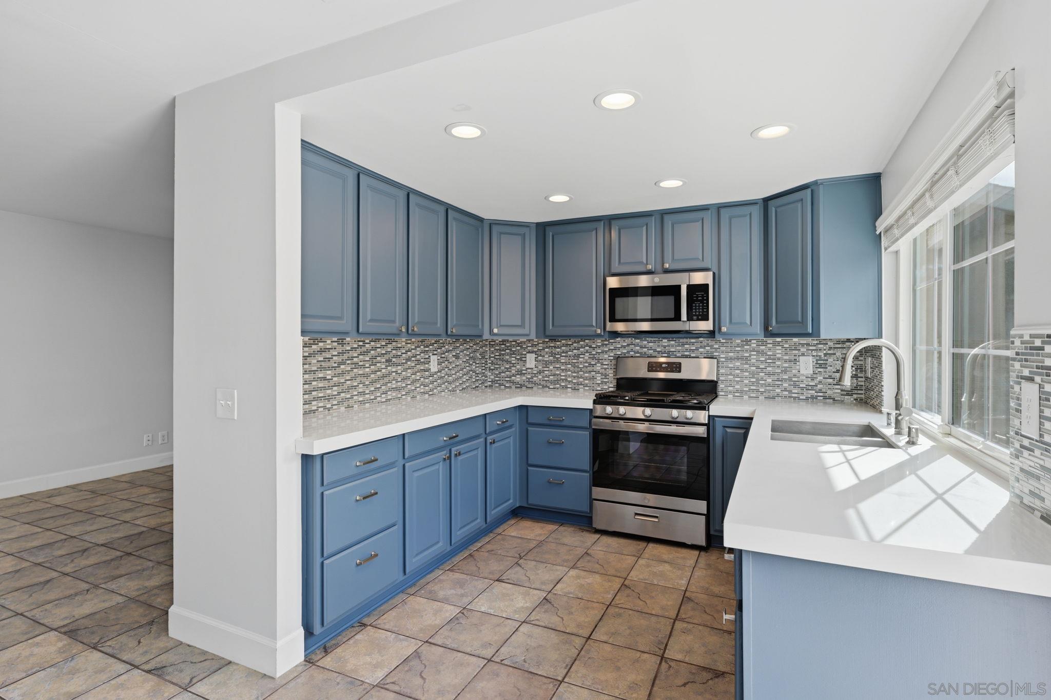 Detail Gallery Image 7 of 31 For 3039  Pecan Pl, Escondido,  CA 92027 - 3 Beds | 2 Baths