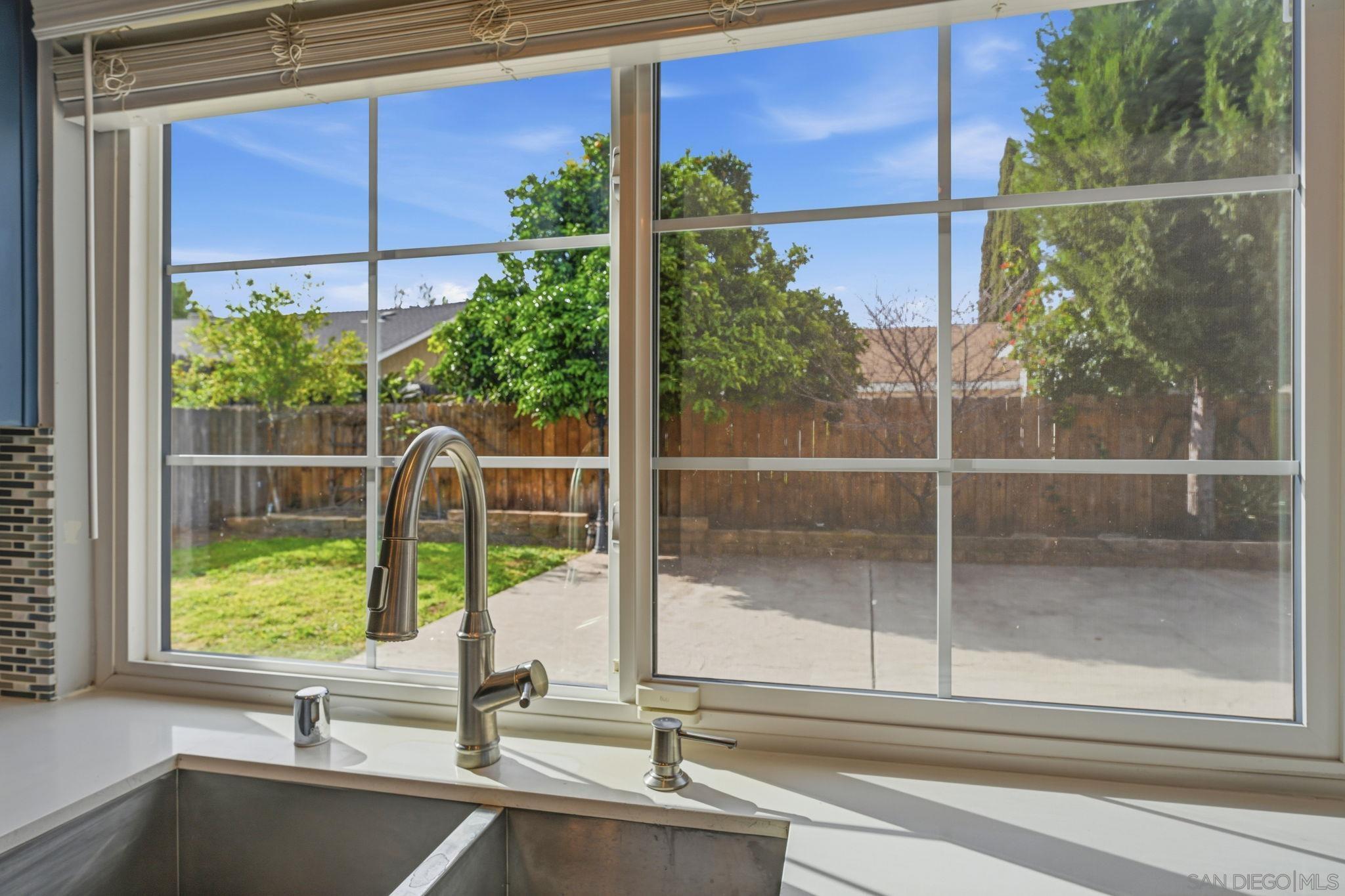 Detail Gallery Image 9 of 31 For 3039  Pecan Pl, Escondido,  CA 92027 - 3 Beds | 2 Baths
