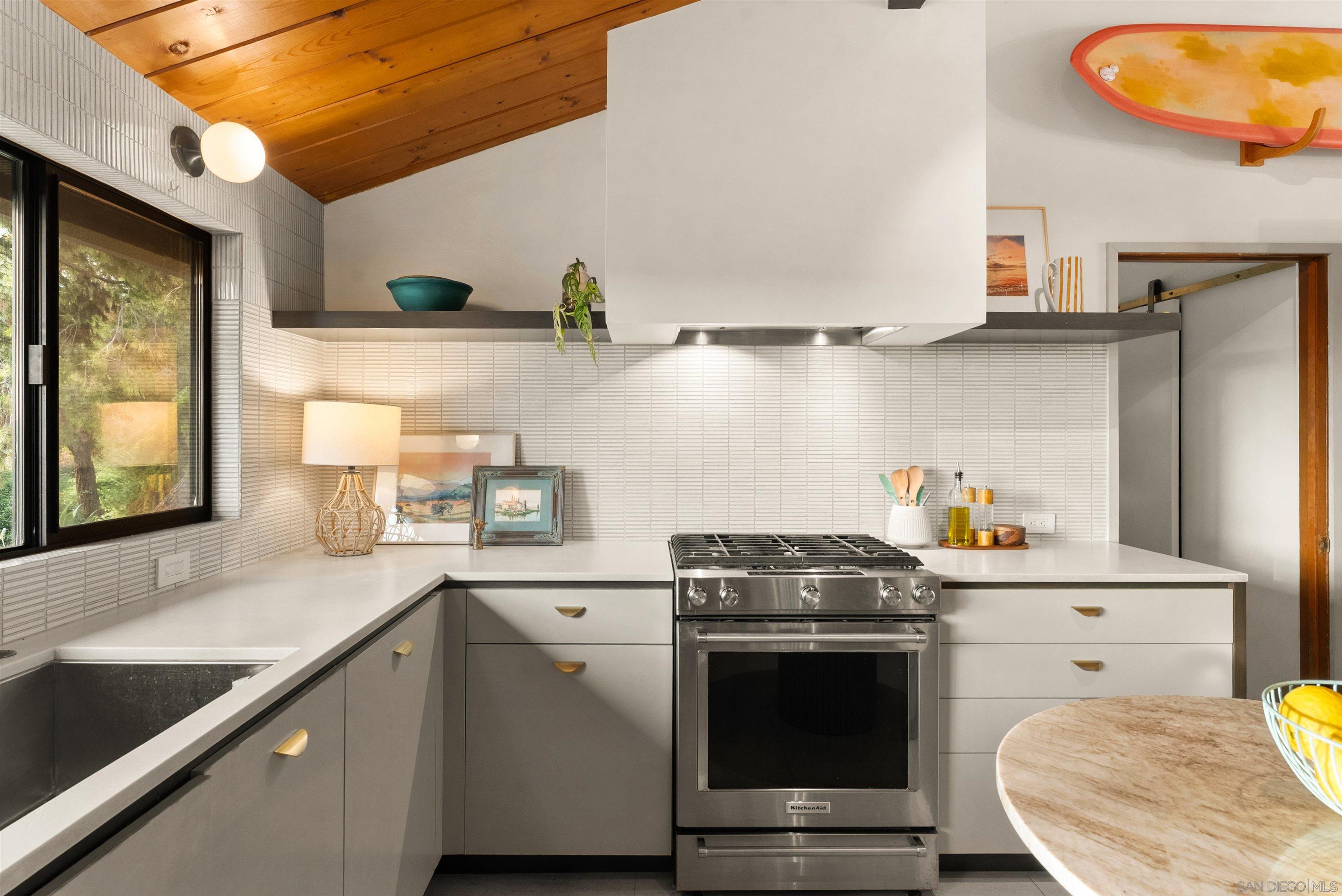 Detail Gallery Image 11 of 36 For 1560  Plantation Way, El Cajon,  CA 92019 - 4 Beds | 2 Baths