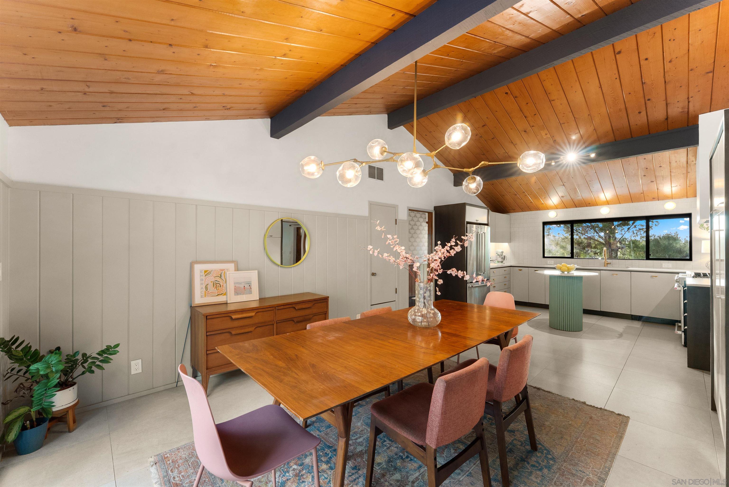 Detail Gallery Image 8 of 36 For 1560  Plantation Way, El Cajon,  CA 92019 - 4 Beds | 2 Baths