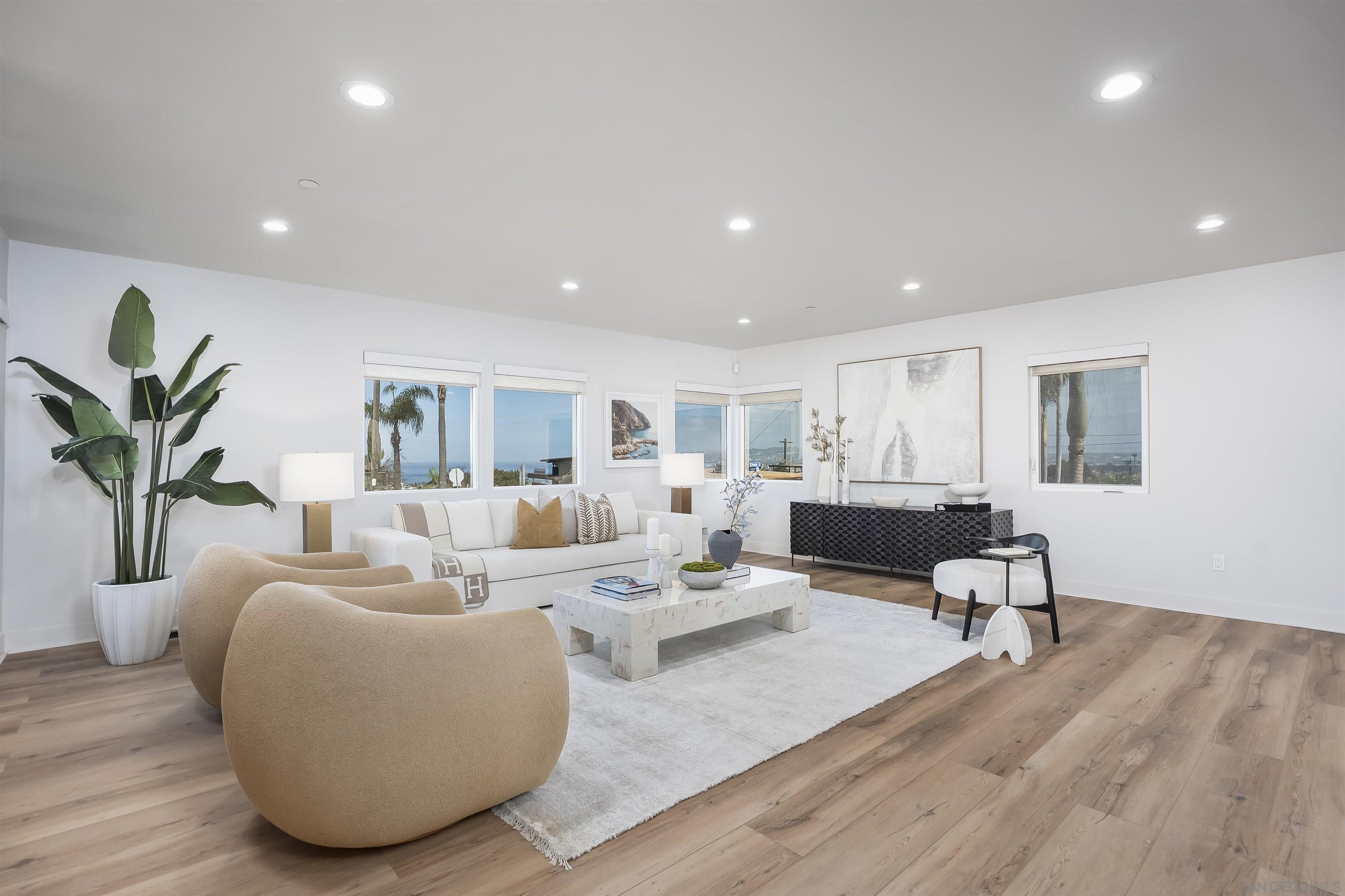 Detail Gallery Image 14 of 75 For 4593  Coronado Ave, San Diego,  CA 92107 - 4 Beds | 3 Baths