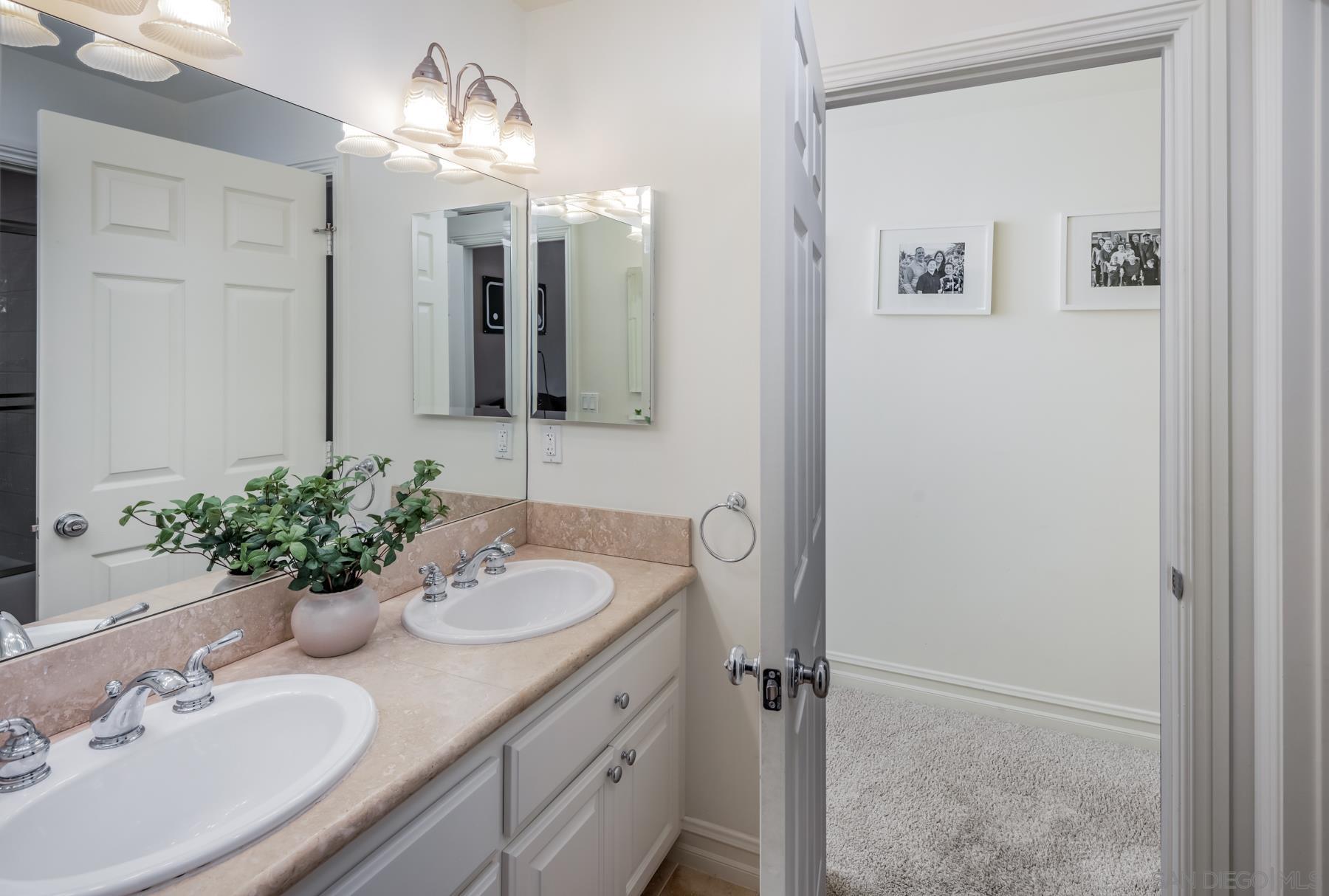 Detail Gallery Image 22 of 50 For 2035-41  Mango Glen, Vista,  CA 92084 - 6 Beds | 4/1 Baths