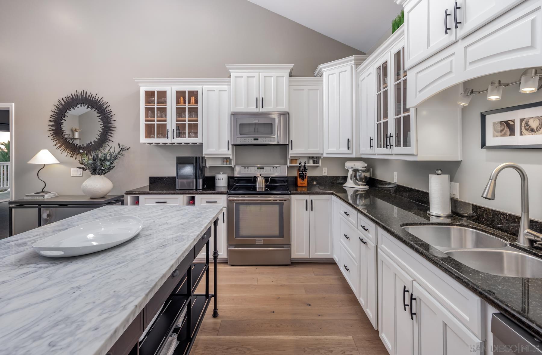 Detail Gallery Image 42 of 50 For 2035-41  Mango Glen, Vista,  CA 92084 - 6 Beds | 4/1 Baths