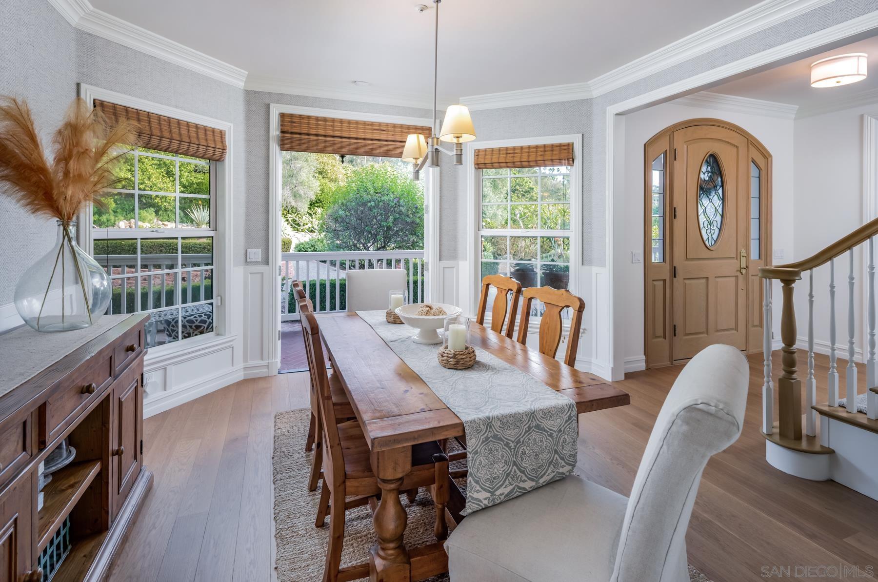 Detail Gallery Image 6 of 50 For 2035-41  Mango Glen, Vista,  CA 92084 - 6 Beds | 4/1 Baths