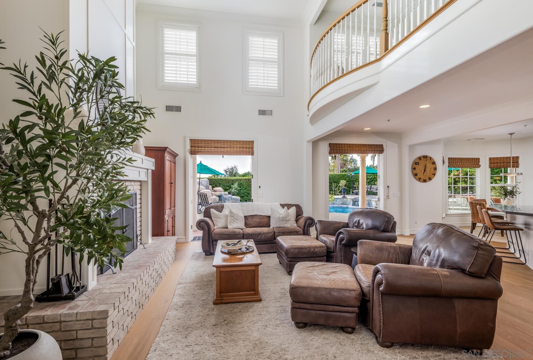 Detail Gallery Image 7 of 50 For 2035-41  Mango Glen, Vista,  CA 92084 - 6 Beds | 4/1 Baths