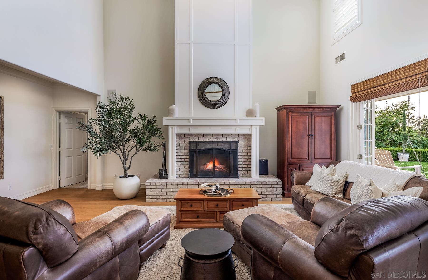 Detail Gallery Image 8 of 50 For 2035-41  Mango Glen, Vista,  CA 92084 - 6 Beds | 4/1 Baths