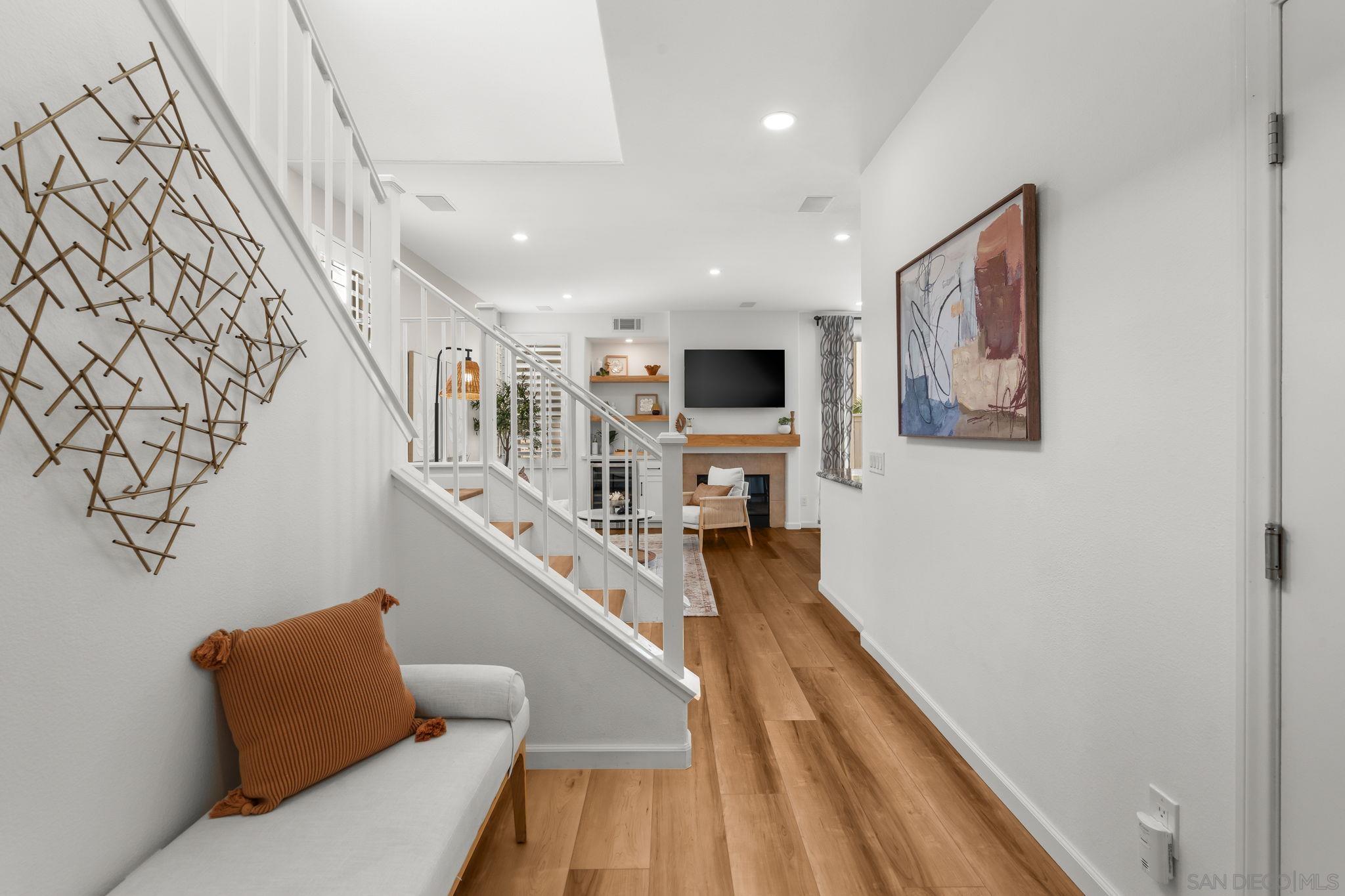 Detail Gallery Image 13 of 51 For 9715  Stonecrest Blvd, San Diego,  CA 92123 - 3 Beds | 2/1 Baths