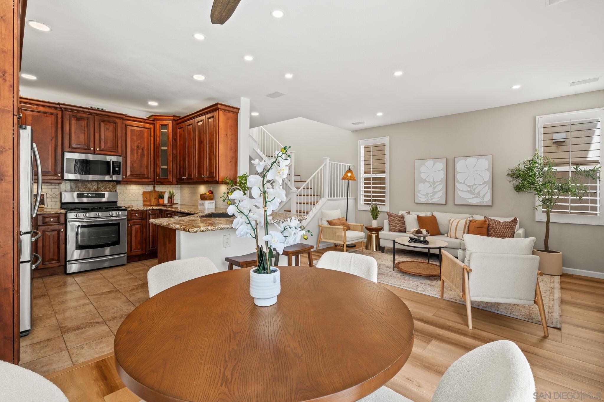 Detail Gallery Image 5 of 51 For 9715  Stonecrest Blvd, San Diego,  CA 92123 - 3 Beds | 2/1 Baths