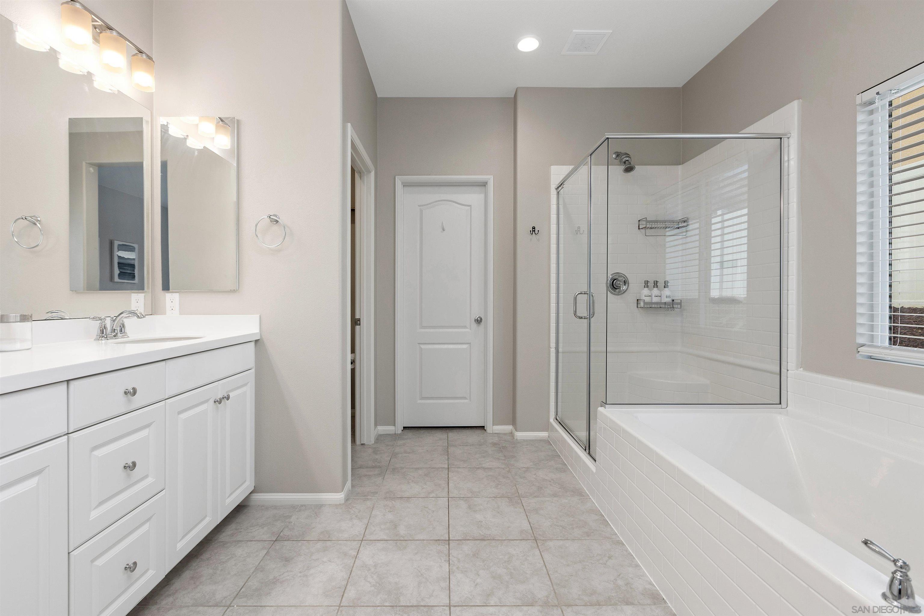 Detail Gallery Image 16 of 46 For 536  Ventasso Way, Fallbrook,  CA 92028 - 3 Beds | 3 Baths