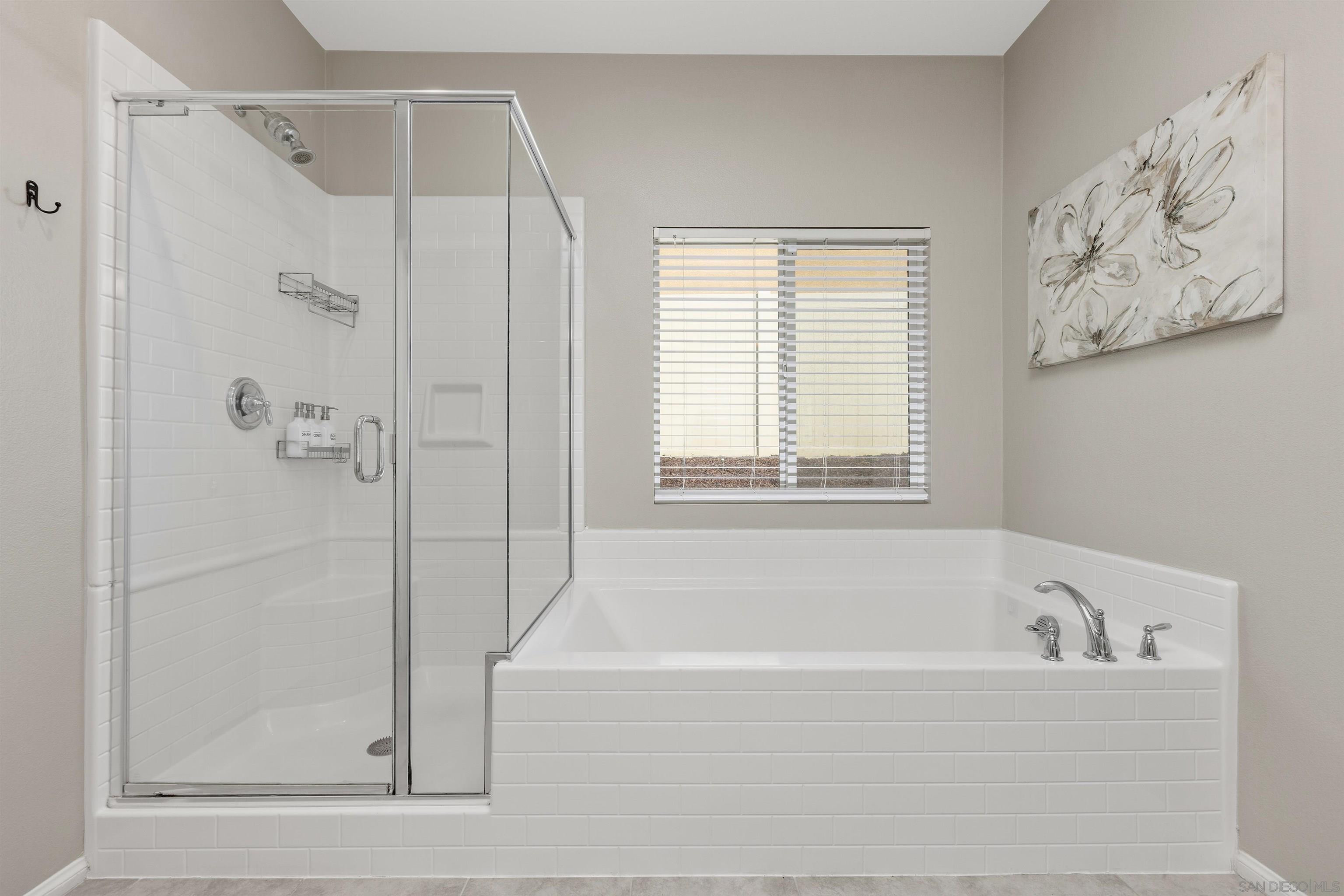 Detail Gallery Image 17 of 46 For 536  Ventasso Way, Fallbrook,  CA 92028 - 3 Beds | 3 Baths