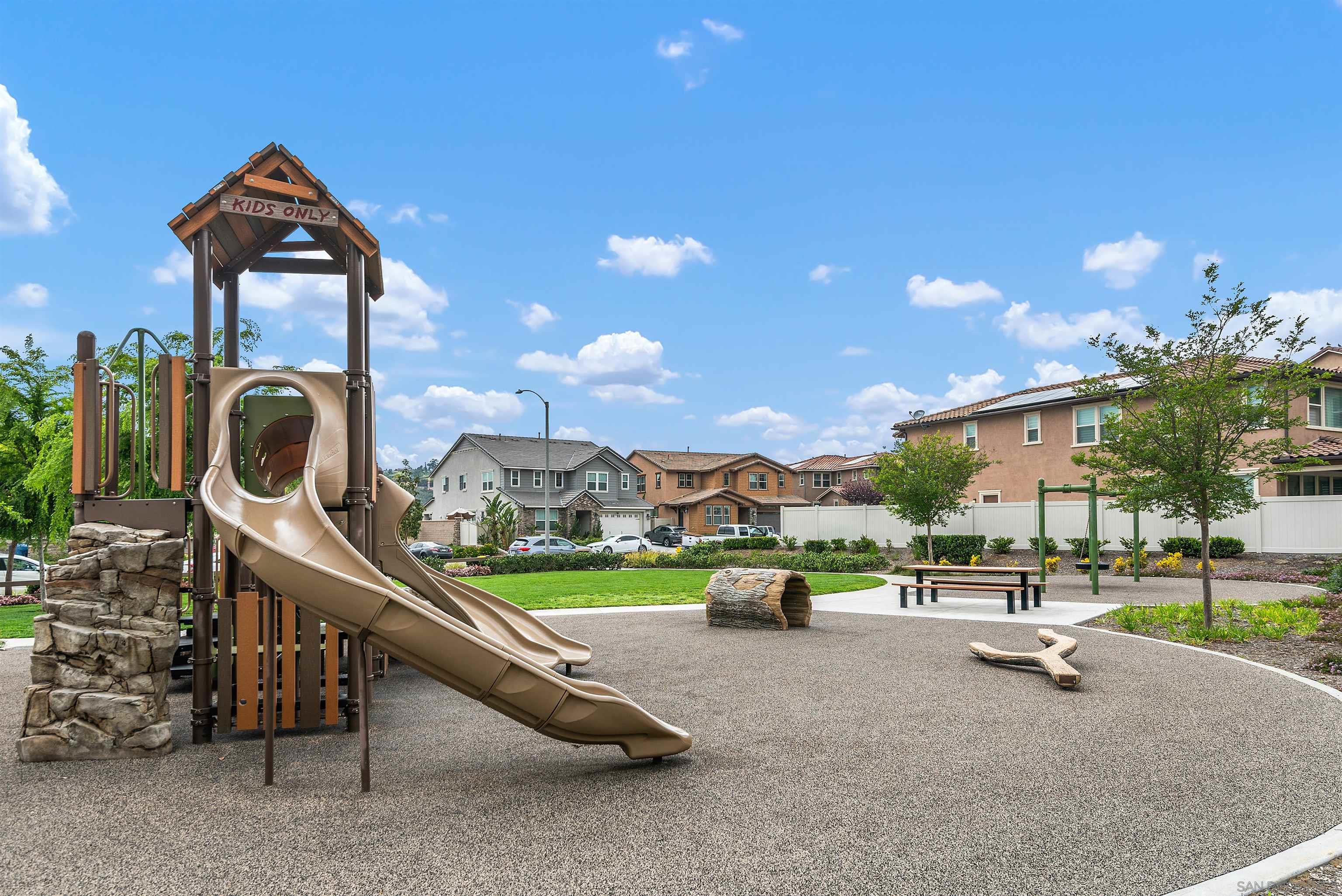 Detail Gallery Image 35 of 46 For 536  Ventasso Way, Fallbrook,  CA 92028 - 3 Beds | 3 Baths