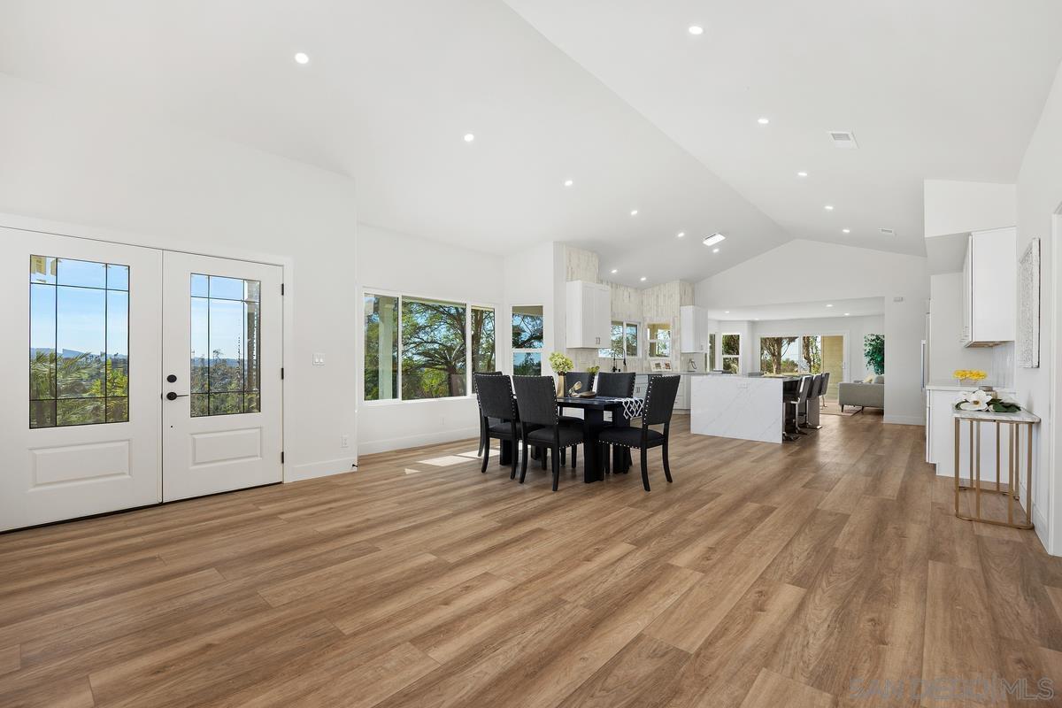 Detail Gallery Image 7 of 56 For 1112  Starview Dr, Vista,  CA 92084 - 7 Beds | 4/1 Baths