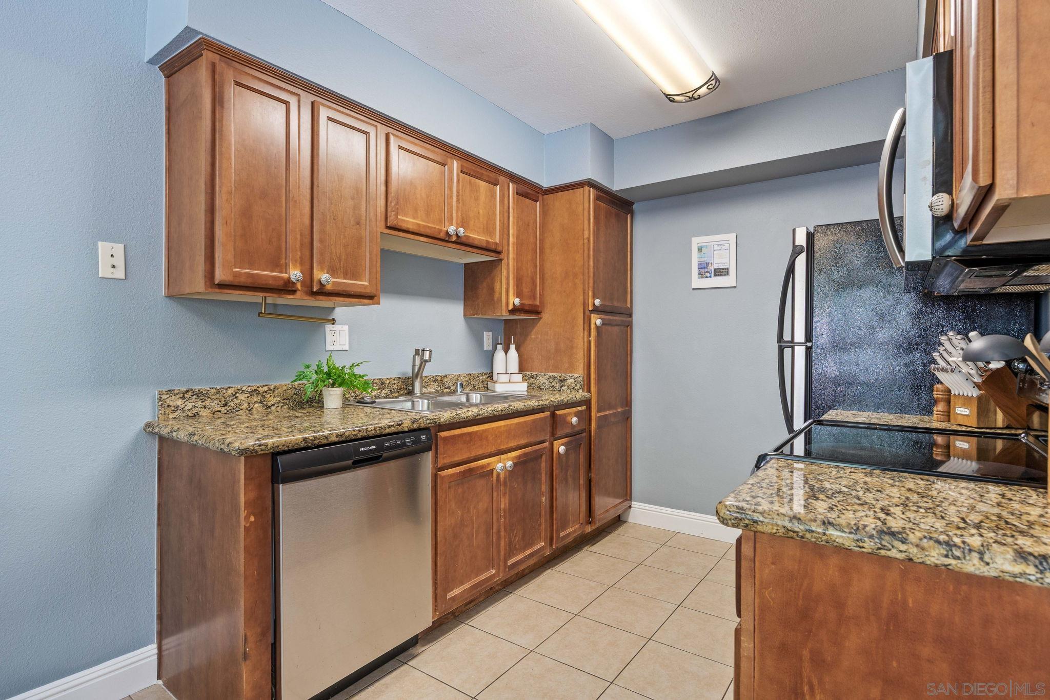Detail Gallery Image 12 of 26 For 4127  38th  #1,  San Diego,  CA 92105 - 2 Beds | 2 Baths