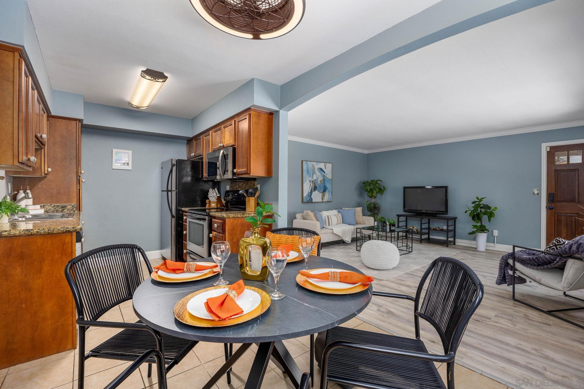 Detail Gallery Image 3 of 26 For 4127  38th  #1,  San Diego,  CA 92105 - 2 Beds | 2 Baths