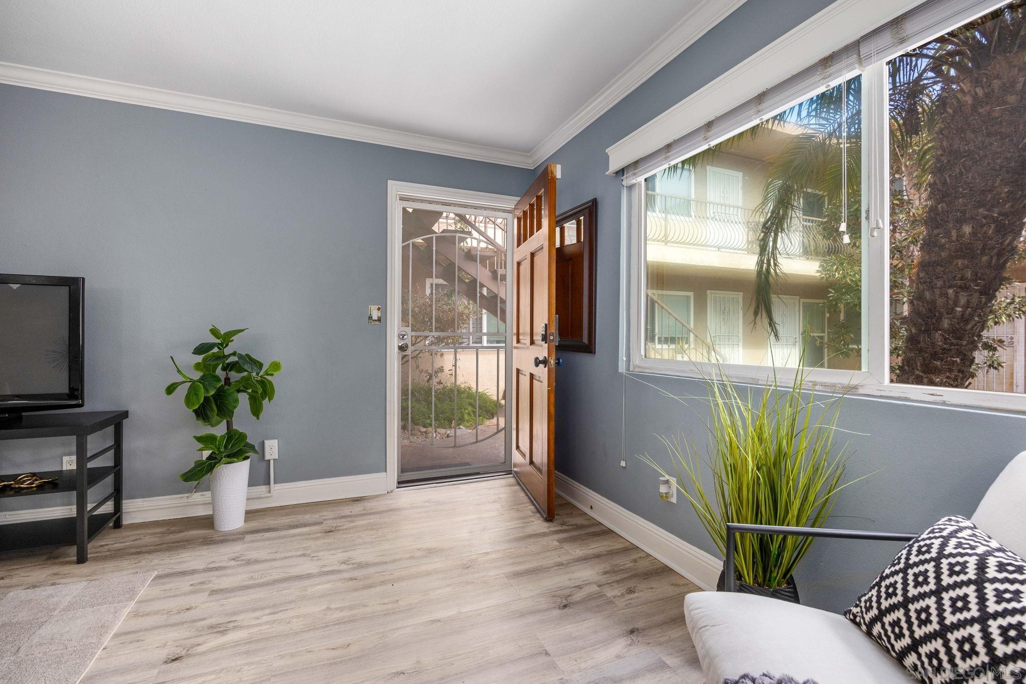 Detail Gallery Image 6 of 26 For 4127  38th  #1,  San Diego,  CA 92105 - 2 Beds | 2 Baths