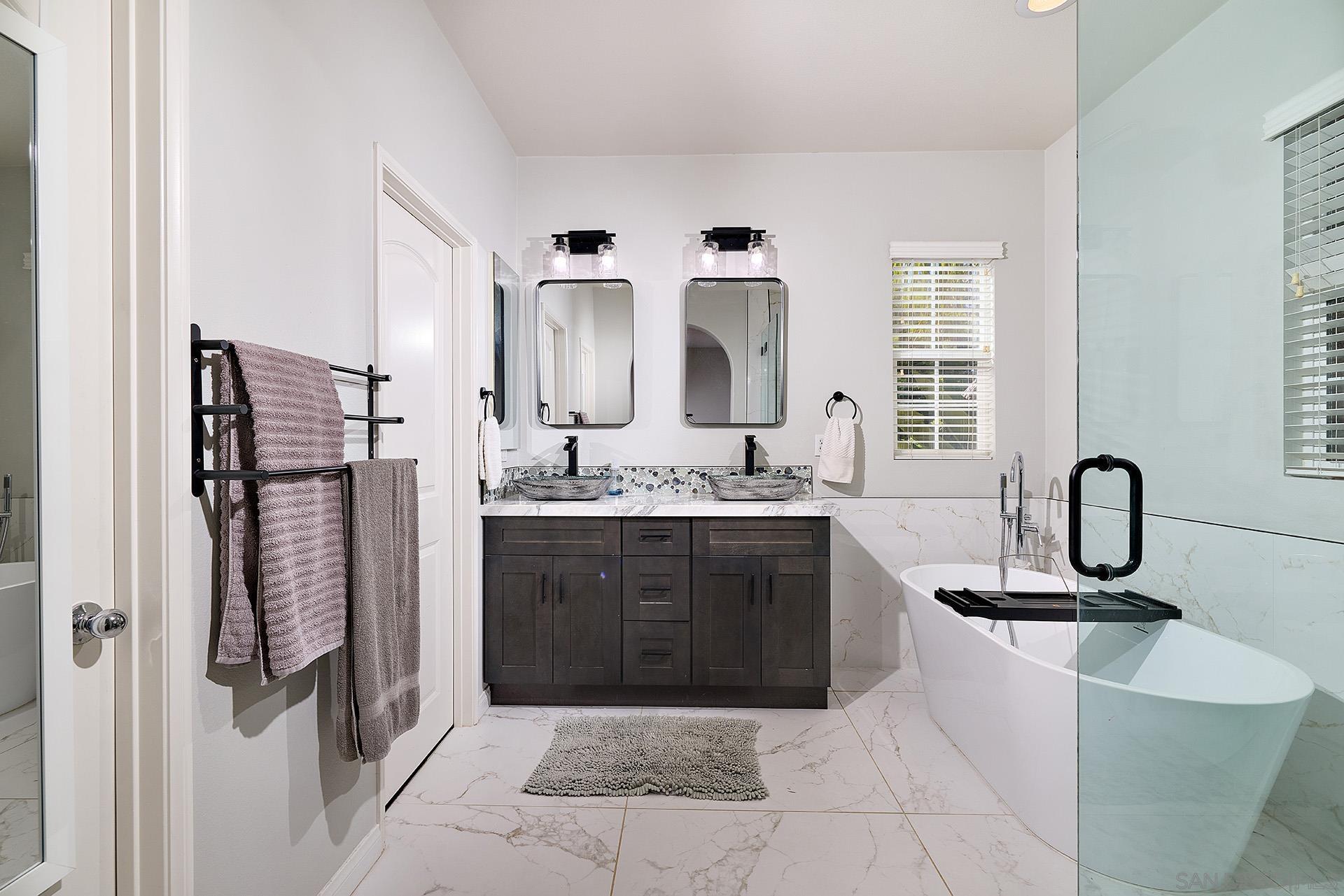 Detail Gallery Image 14 of 39 For 3402  Filoli Cir, Carlsbad,  CA 92009 - 3 Beds | 3/1 Baths