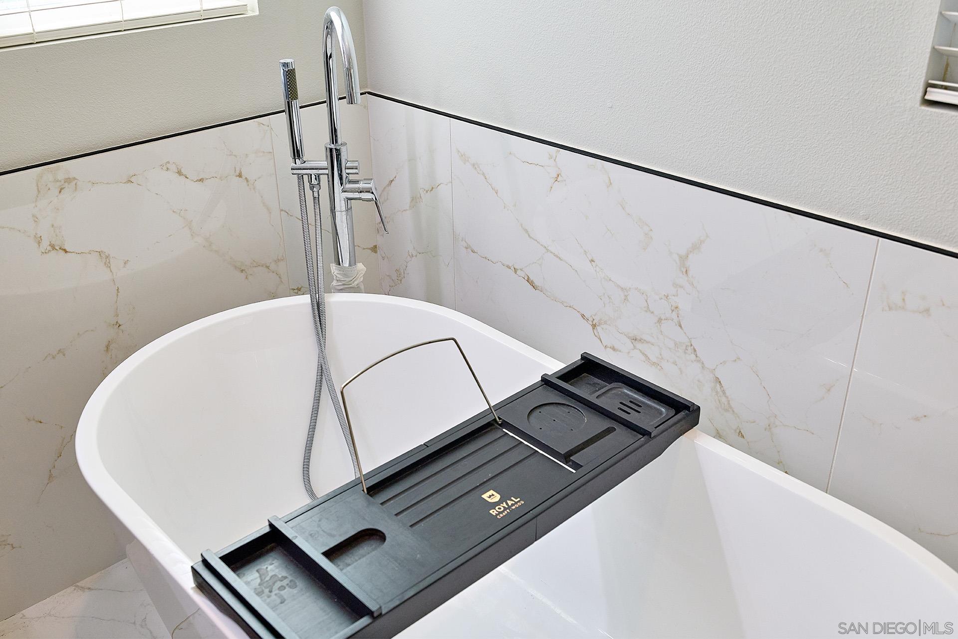 Detail Gallery Image 16 of 39 For 3402  Filoli Cir, Carlsbad,  CA 92009 - 3 Beds | 3/1 Baths