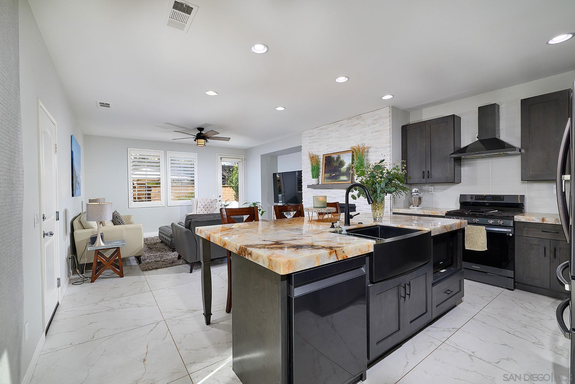 Detail Gallery Image 7 of 39 For 3402  Filoli Cir, Carlsbad,  CA 92009 - 3 Beds | 3/1 Baths