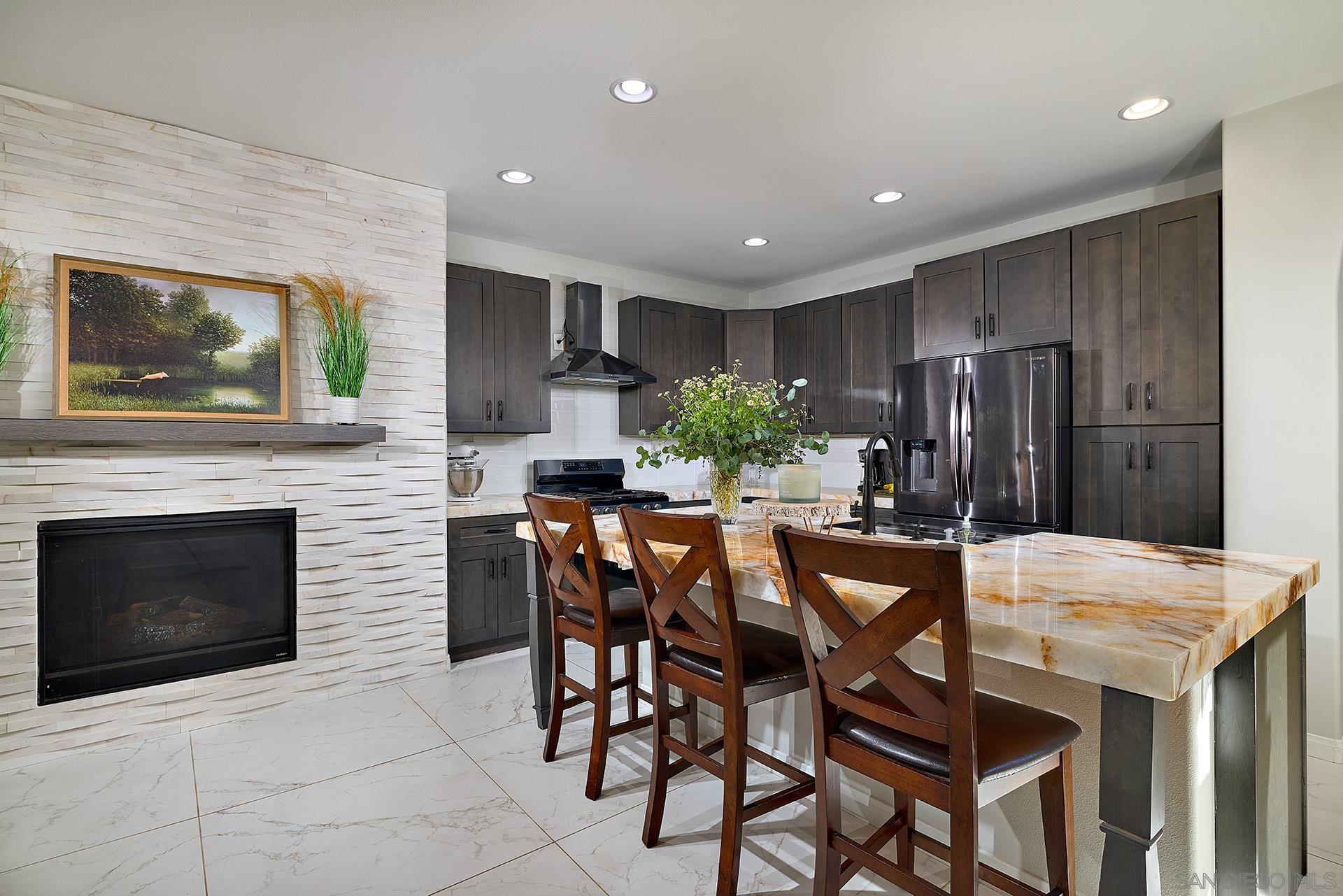 Detail Gallery Image 8 of 39 For 3402  Filoli Cir, Carlsbad,  CA 92009 - 3 Beds | 3/1 Baths