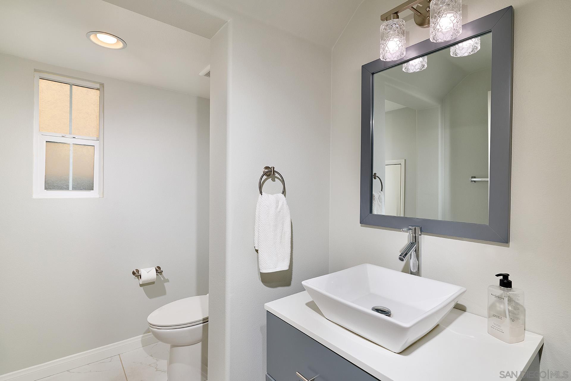 Detail Gallery Image 10 of 39 For 3402  Filoli Cir, Carlsbad,  CA 92009 - 3 Beds | 3/1 Baths